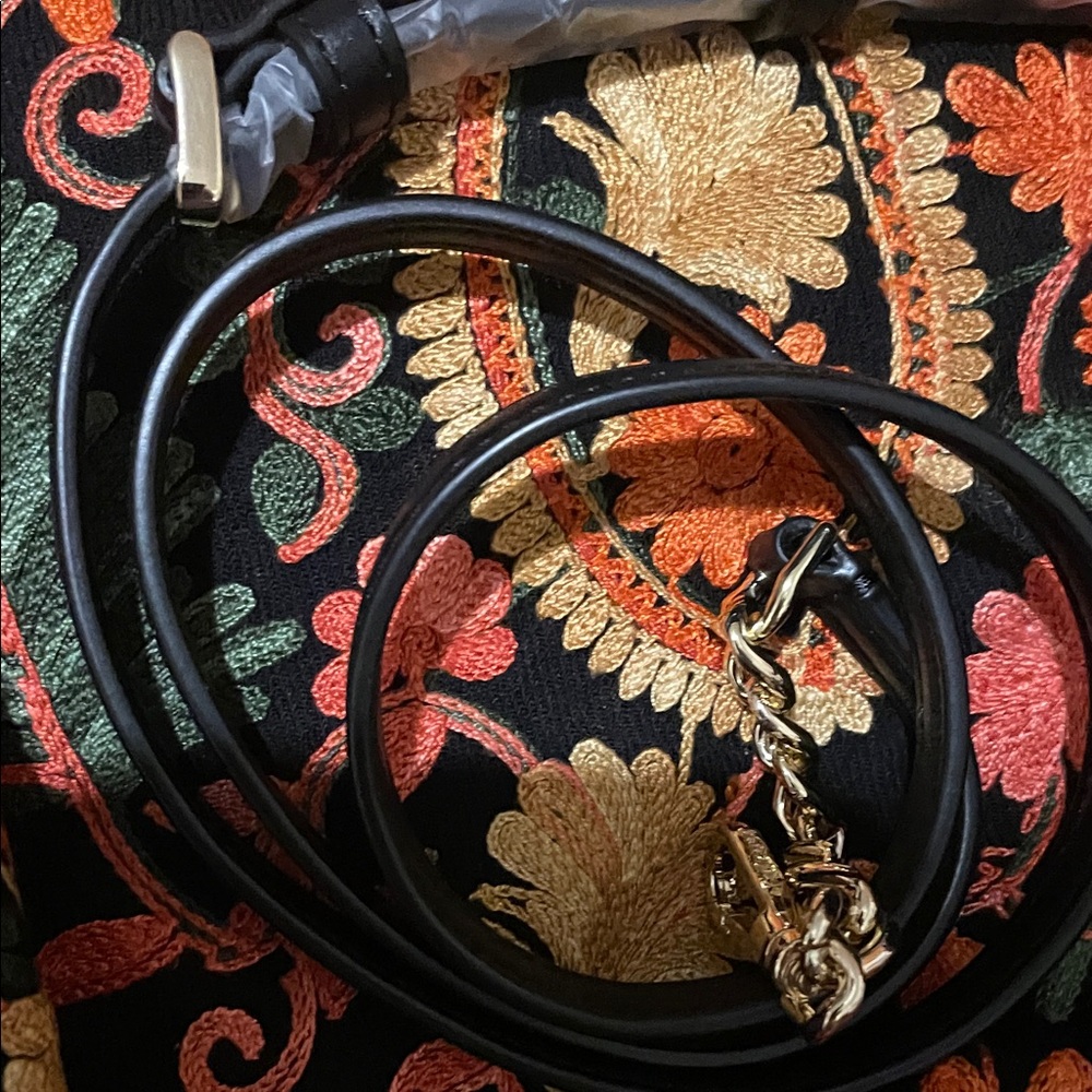 Kate Spade Black Quilted Heart barrel Cross body  Bag - Picture 6 of 7